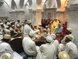 Shahzada saheb taking Misaaq of Muminaat at Zenith Hall